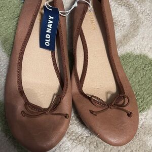 Old Navy Women's Tan Ballet Flats